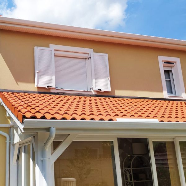 Remplacement gouttiere alu toit d'une maison à Meyzieu 69330